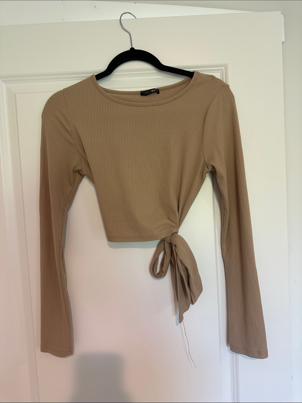 Long-Sleeve Ribbed Tie-Waist Crop Top - Tan
